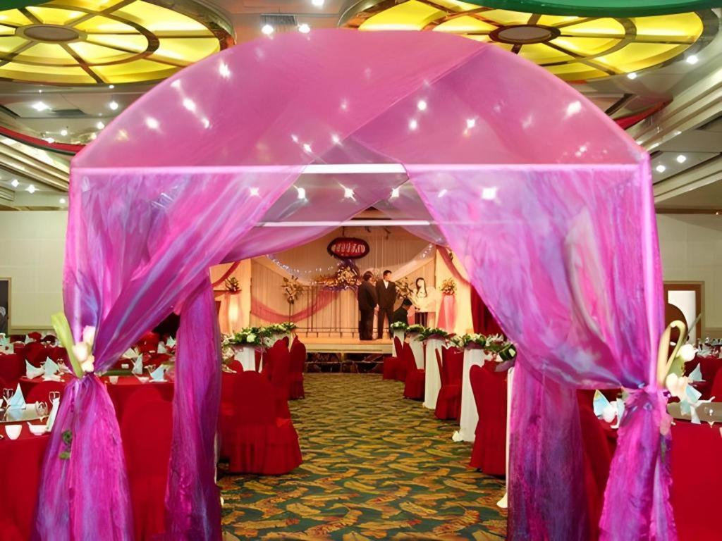 Jinan Yuquan Simpson Hotel Esterno foto