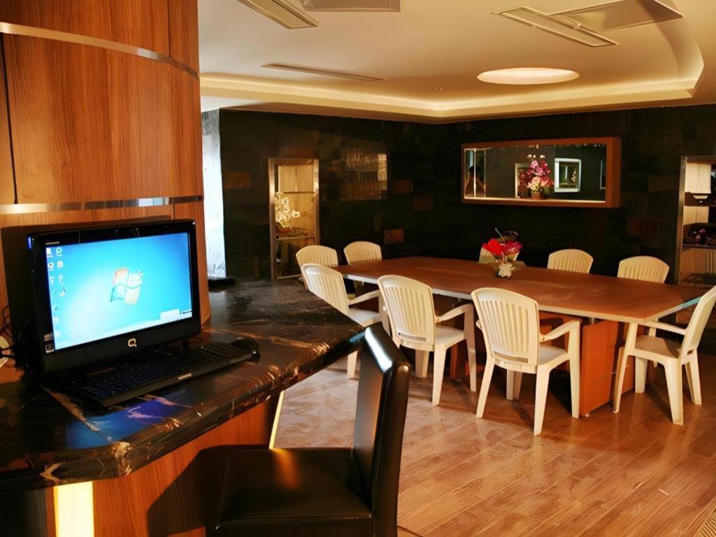 Jinan Yuquan Simpson Hotel Esterno foto