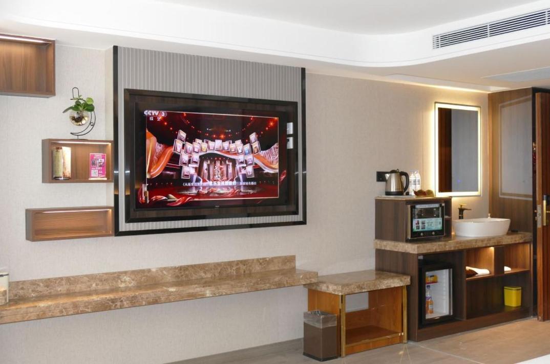 Jinan Yuquan Simpson Hotel Esterno foto
