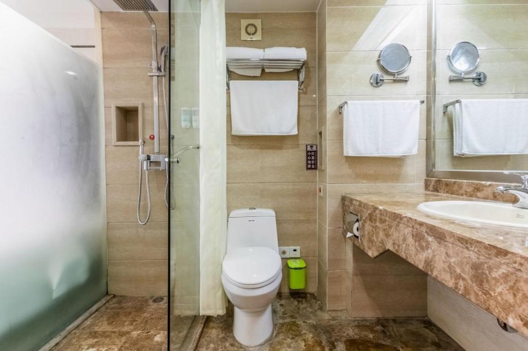 Jinan Yuquan Simpson Hotel Esterno foto