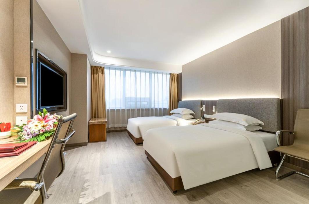 Jinan Yuquan Simpson Hotel Esterno foto