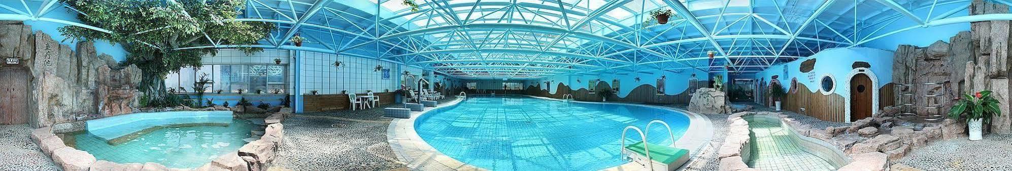 Jinan Yuquan Simpson Hotel Esterno foto