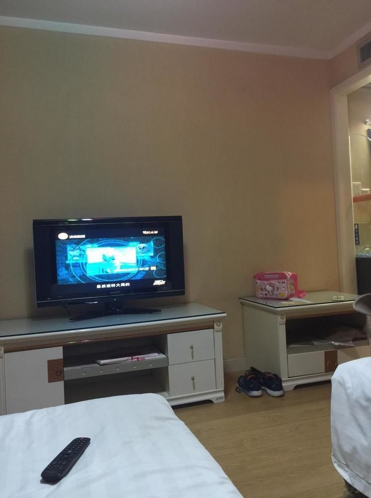 Jinan Yuquan Simpson Hotel Esterno foto
